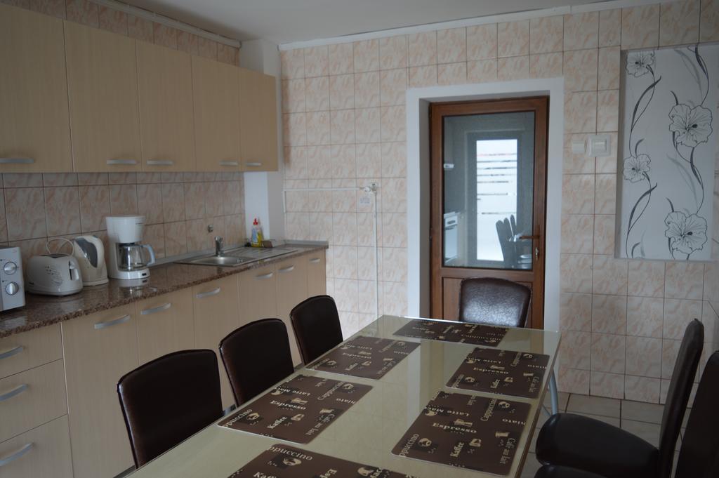 Vila Villador Piatra Neamt Room photo